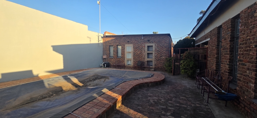 4 Bedroom Property for Sale in Rhodesdene Northern Cape